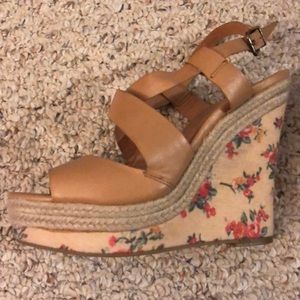 Size 6 Jessica Simpson Wedges